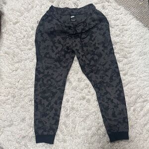 Nike Tech Dark Camo Sweatpants